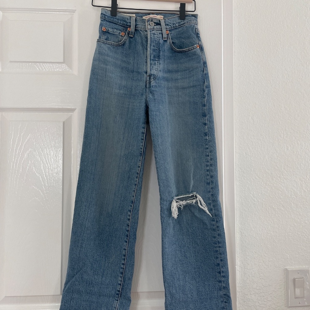 Levi’s Ribcage Straight